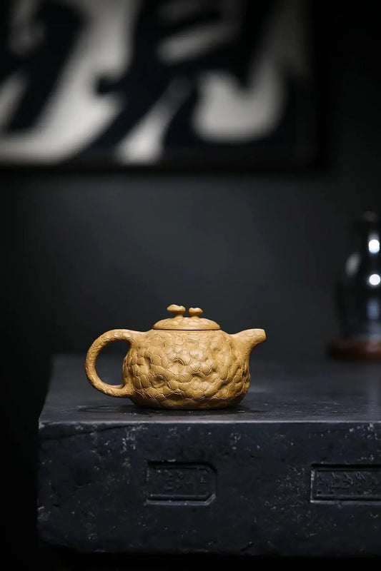 Gong Chun · Duan Ni Yixing Teapot (Handmade, 260cc)