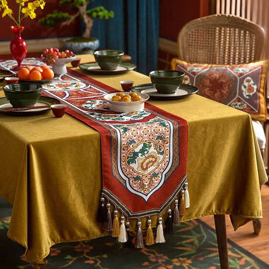 Chinoiserie Vintage Royal Palace Design Red Table Runner
