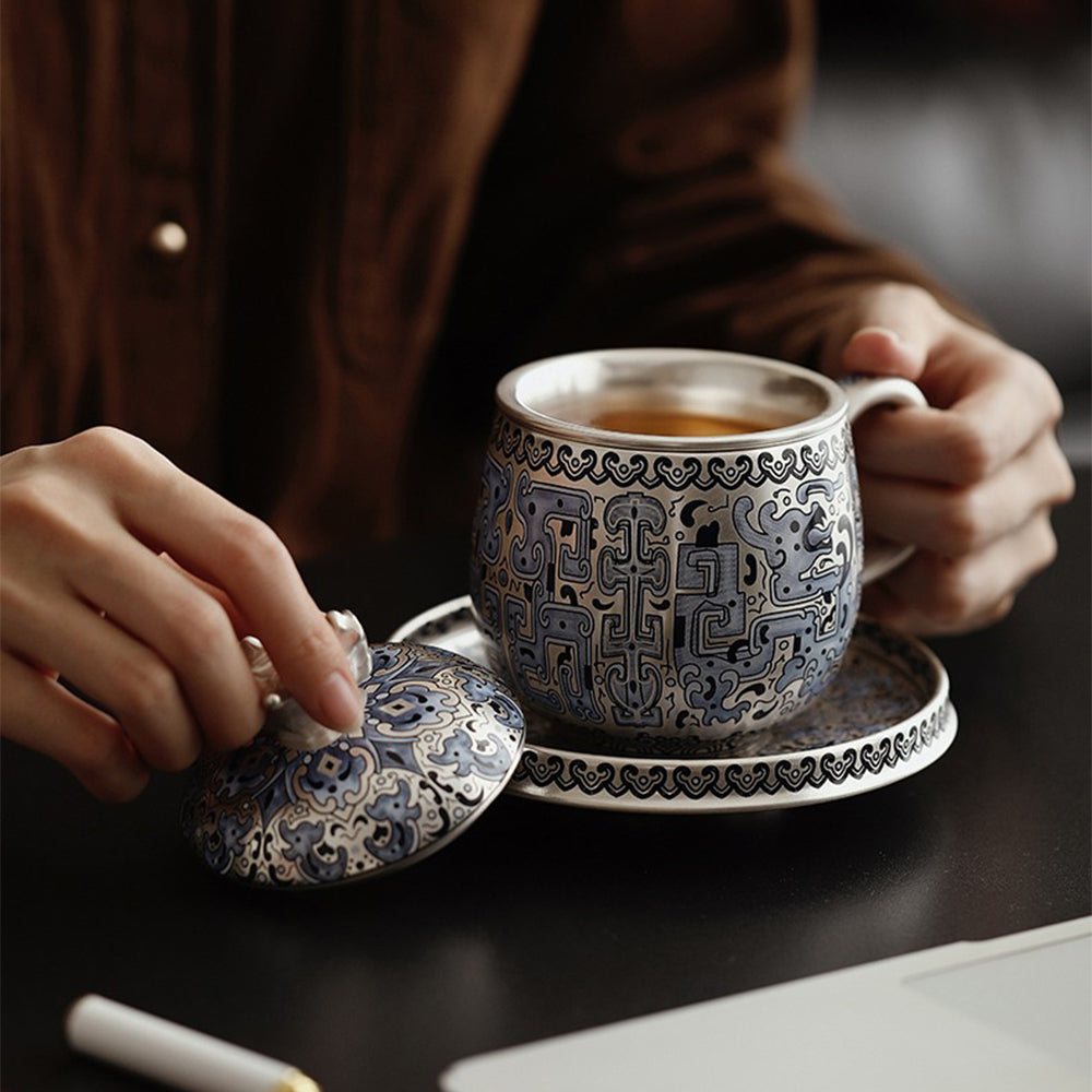 Chinesische Taotie-Teetasse aus Sterlingsilber – Jiangnan Sourcing