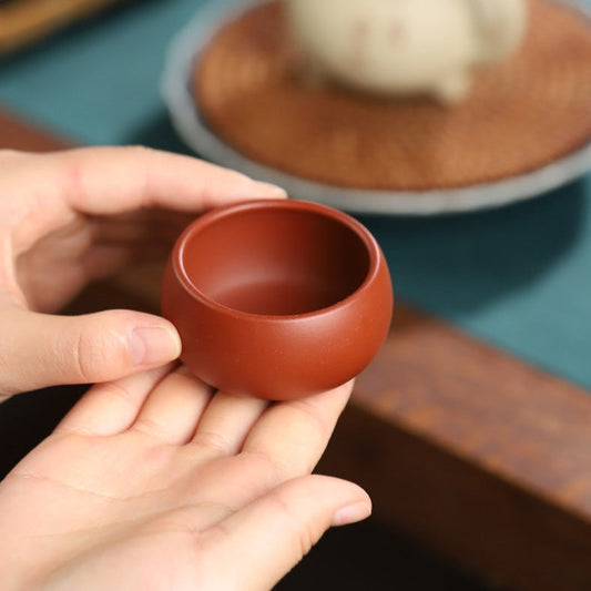 Yixing Round Chess Cup – Handmade Raw Vermilion Clay (60ml)